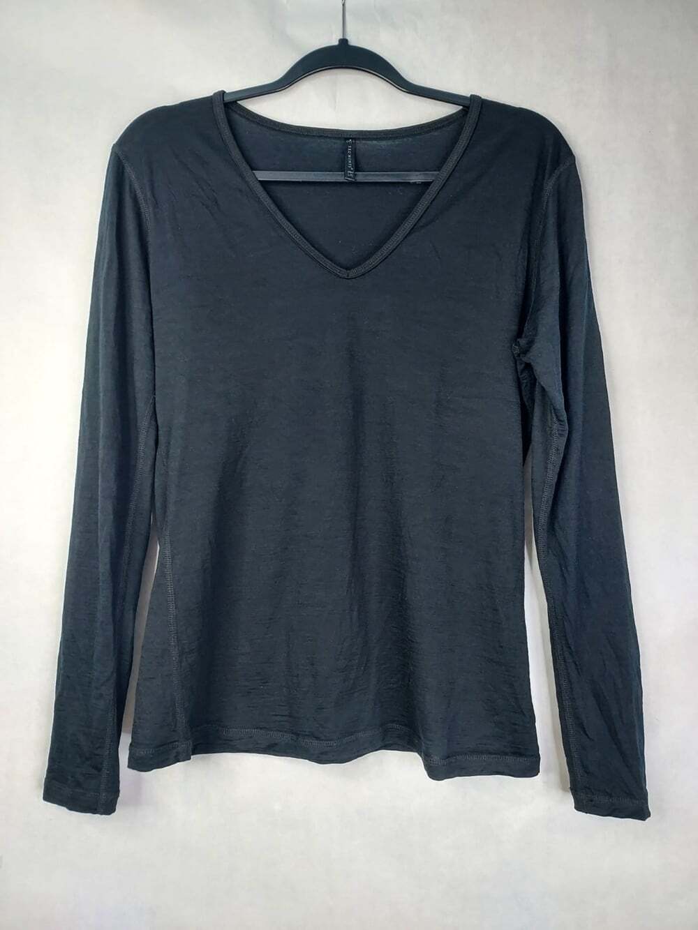Segments 100% Merino Wool Top Women's L Long Sleeve Tee Base Layer Black Outdoor